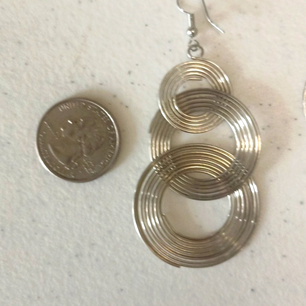 NEW🌀🎉Hypoallergenic Hoop Spiral Rings Spring Earrings Lightweight - Picture 4 of 4